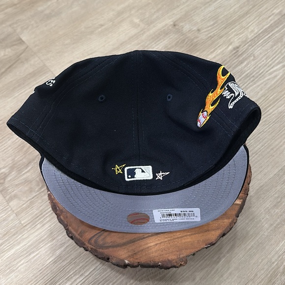 New York Yankees Fitted 7 5/8 - Picture 2 of 5